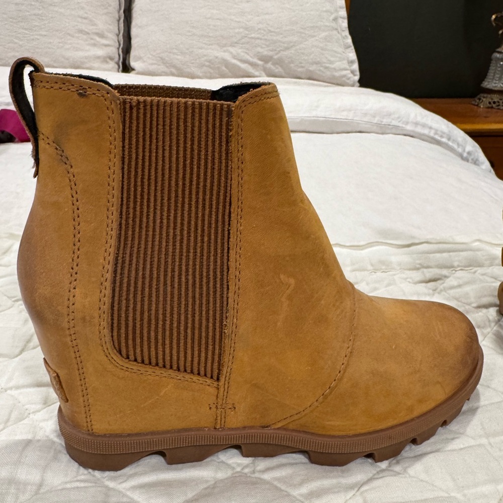Sorel Tan Chelsea Ankle Boots with Wedge Heel